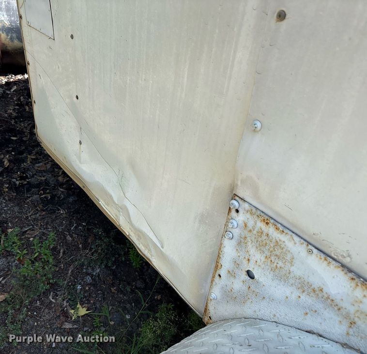 image for item DY0868 2007 Carry- On  enclosed cargo trailer