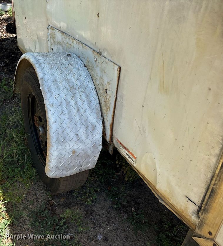 image for item DY0868 2007 Carry- On  enclosed cargo trailer