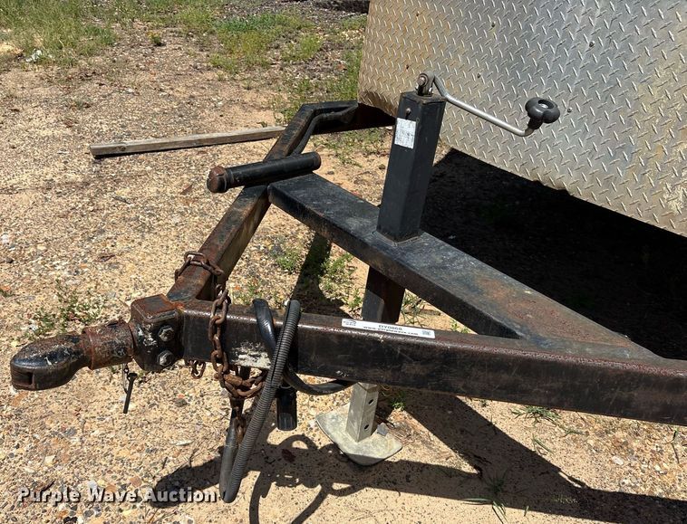 image for item DY0868 2007 Carry- On  enclosed cargo trailer