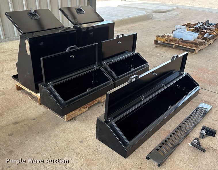 image for item DY0903 (5) toolboxes