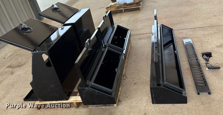 image for item DY0903 (5) toolboxes