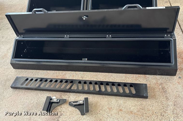 image for item DY0903 (5) toolboxes