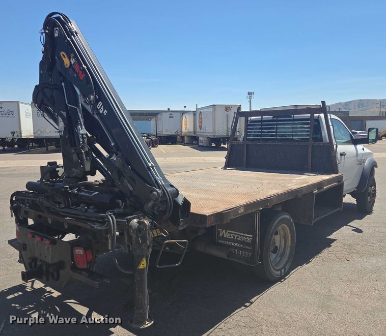 image for item DY0972 2016 Dodge Ram 4500 flatbed truck