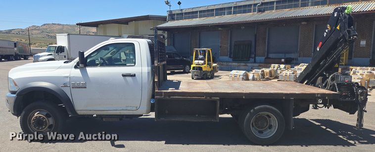 image for item DY0972 2016 Dodge Ram 4500 flatbed truck