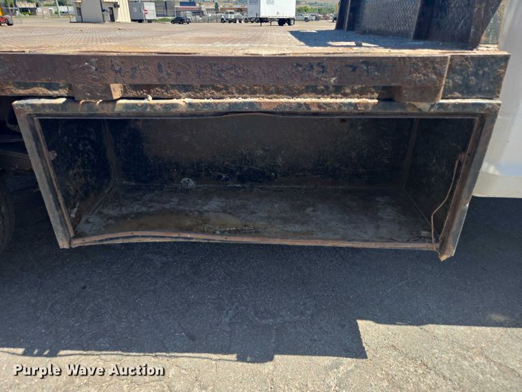 image for item DY0972 2016 Dodge Ram 4500 flatbed truck