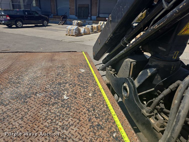 image for item DY0972 2016 Dodge Ram 4500 flatbed truck