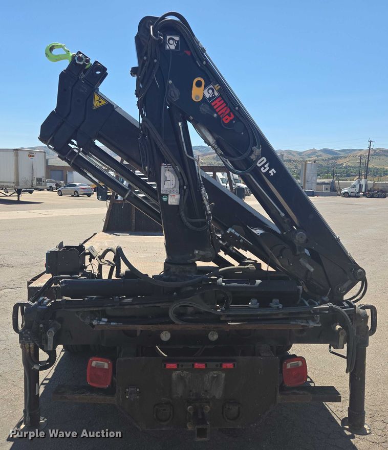 image for item DY0972 2016 Dodge Ram 4500 flatbed truck