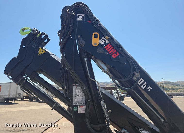 image for item DY0972 2016 Dodge Ram 4500 flatbed truck