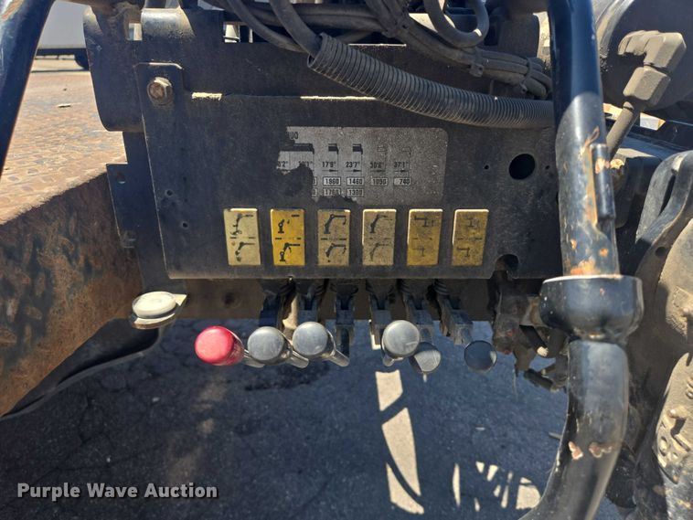 image for item DY0972 2016 Dodge Ram 4500 flatbed truck