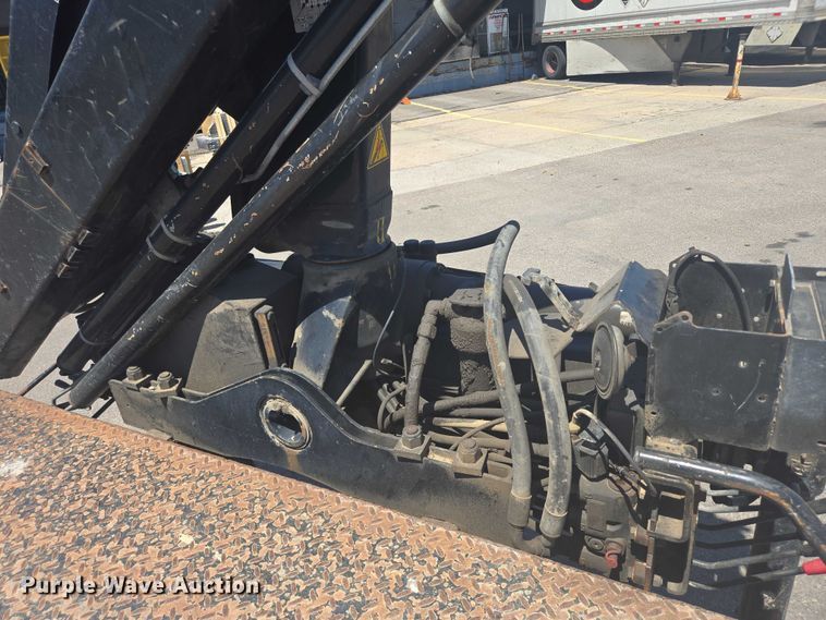 image for item DY0972 2016 Dodge Ram 4500 flatbed truck