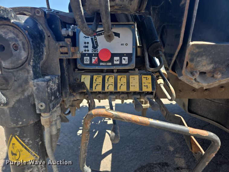 image for item DY0972 2016 Dodge Ram 4500 flatbed truck