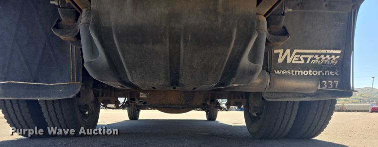 image for item DY0972 2016 Dodge Ram 4500 flatbed truck