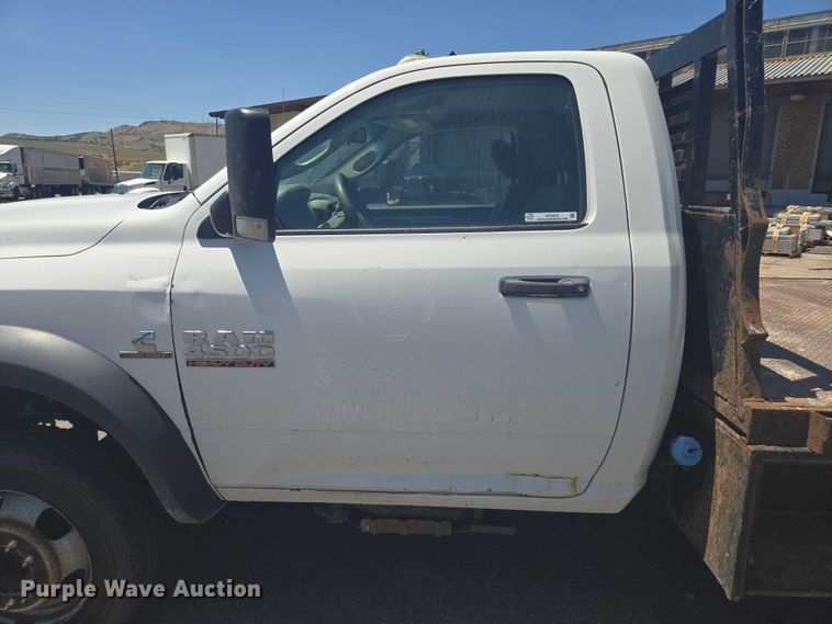 image for item DY0972 2016 Dodge Ram 4500 flatbed truck