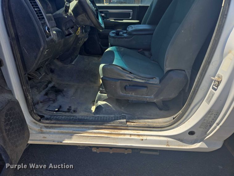 image for item DY0972 2016 Dodge Ram 4500 flatbed truck