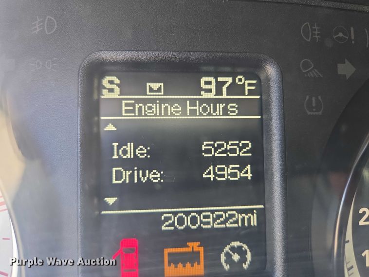 image for item DY0972 2016 Dodge Ram 4500 flatbed truck