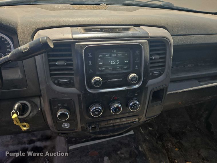 image for item DY0972 2016 Dodge Ram 4500 flatbed truck