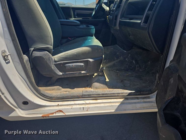 image for item DY0972 2016 Dodge Ram 4500 flatbed truck