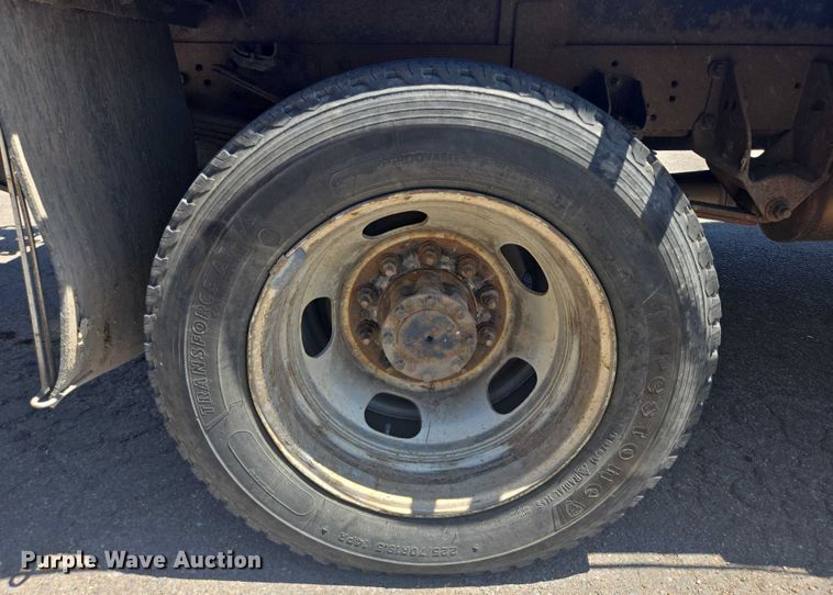 image for item DY0972 2016 Dodge Ram 4500 flatbed truck