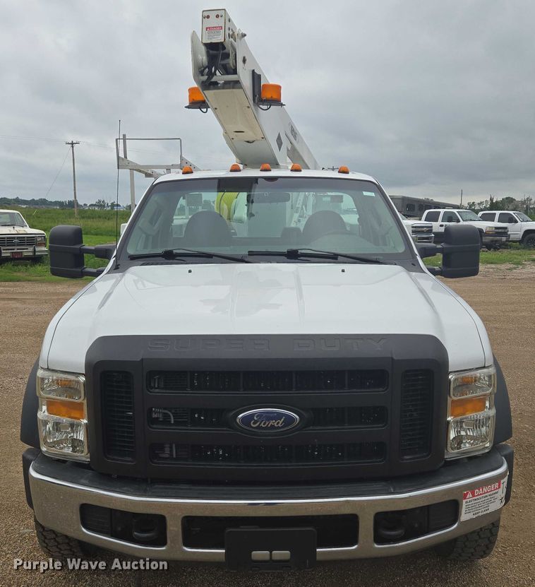 CAMIóN CON CANASTILLA 2008 FORD VERSALIFT