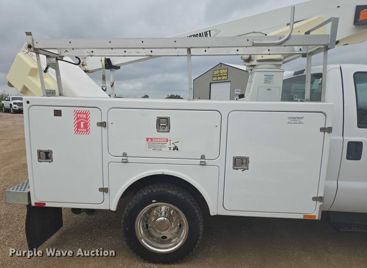 image for item DY0974 2008 Ford F450 Super Duty bucket truck