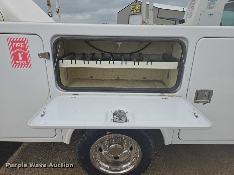 image for item DY0974 2008 Ford F450 Super Duty bucket truck