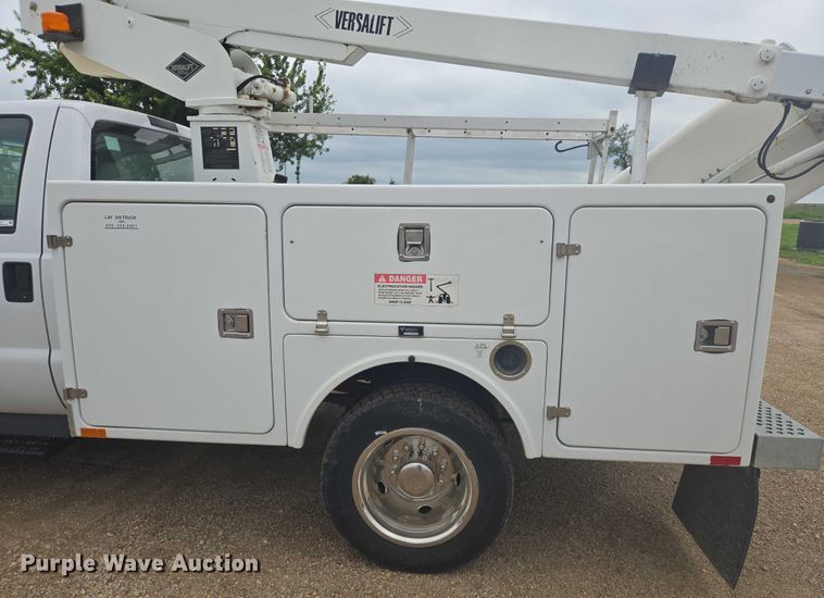 image for item DY0974 2008 Ford F450 Super Duty bucket truck