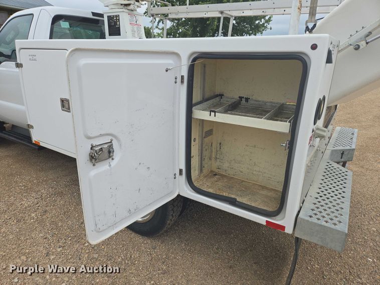 image for item DY0974 2008 Ford F450 Super Duty bucket truck