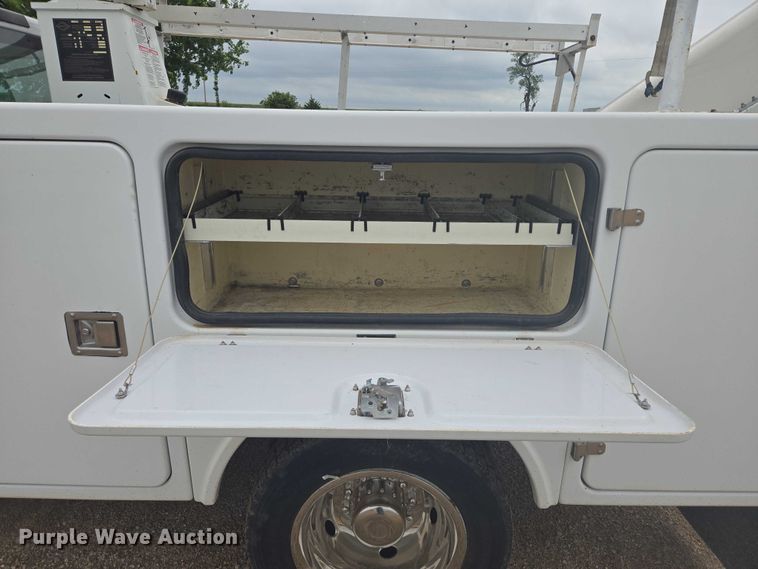 image for item DY0974 2008 Ford F450 Super Duty bucket truck