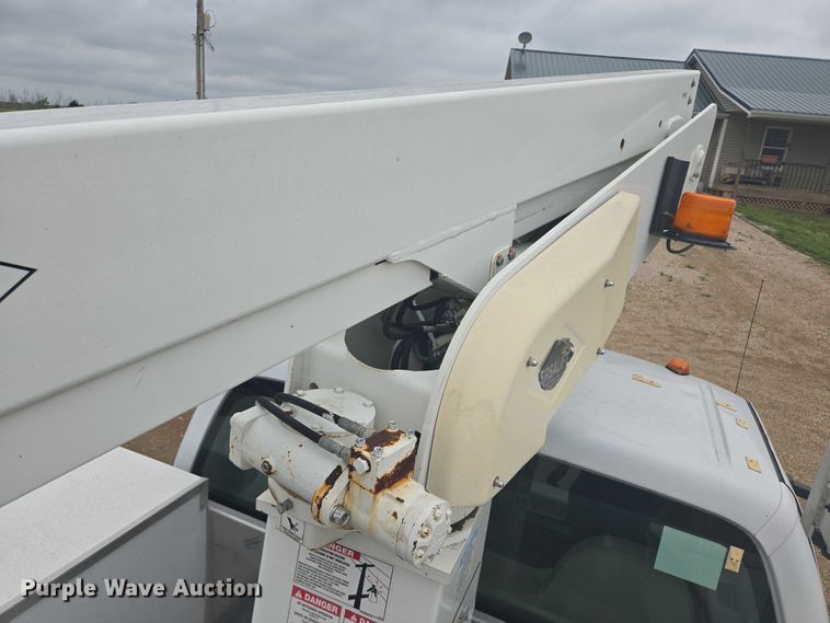 image for item DY0974 2008 Ford F450 Super Duty bucket truck