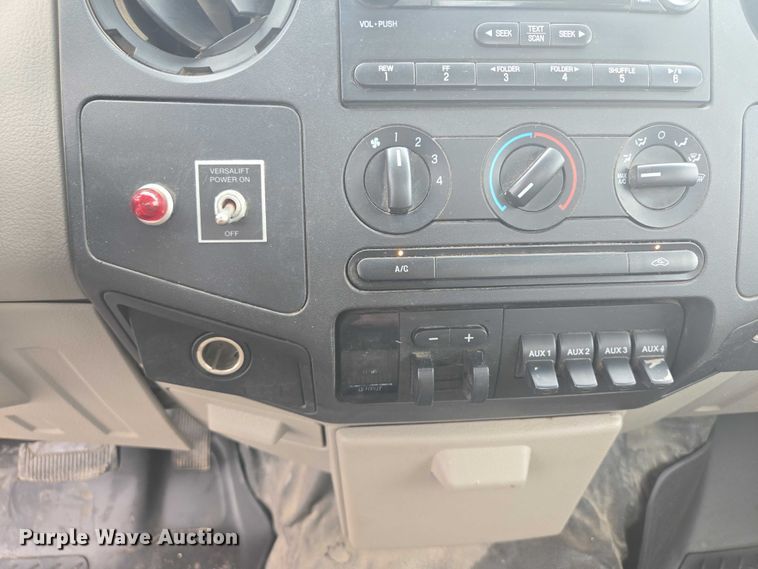 image for item DY0974 2008 Ford F450 Super Duty bucket truck