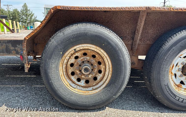 image for item DZ4110 2016 Load Trail equipment trailer