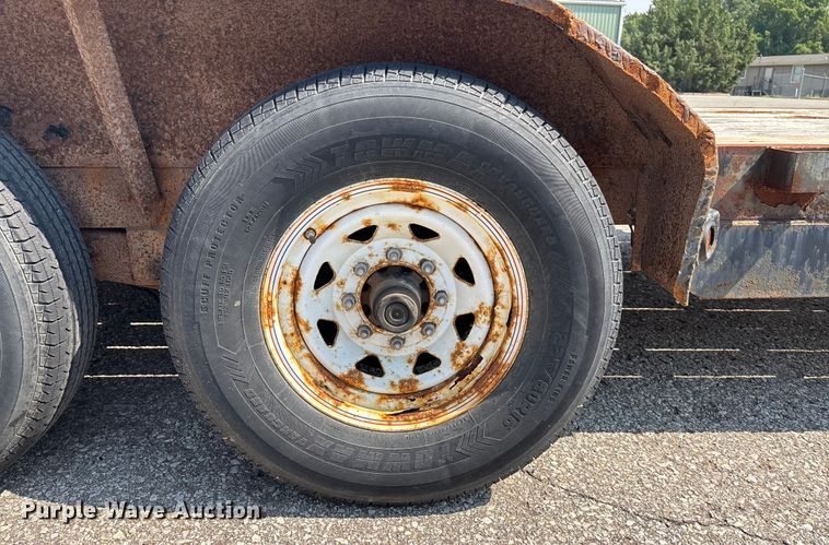 image for item DZ4110 2016 Load Trail equipment trailer