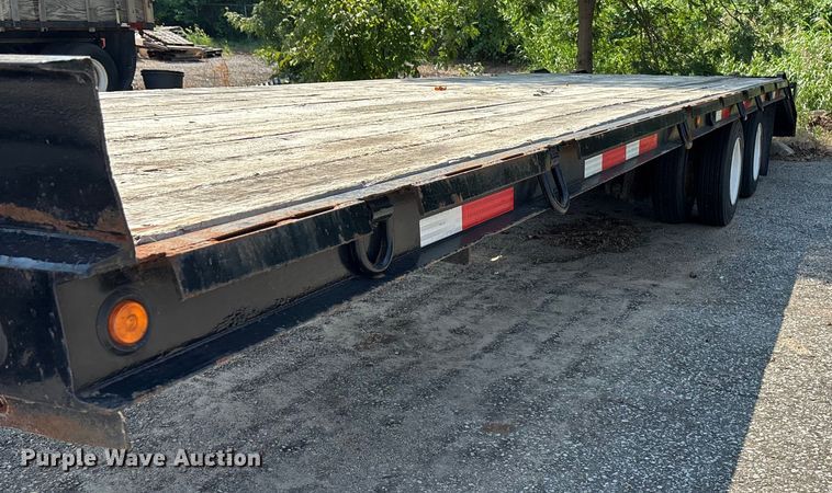image for item DZ4112 2004 Overbilt equipment trailer
