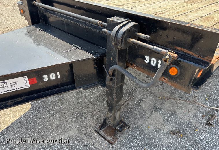 image for item DZ4112 2004 Overbilt equipment trailer