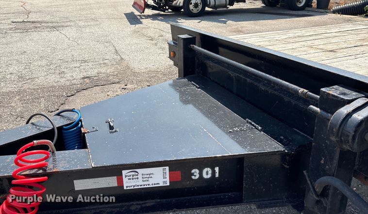 image for item DZ4112 2004 Overbilt equipment trailer