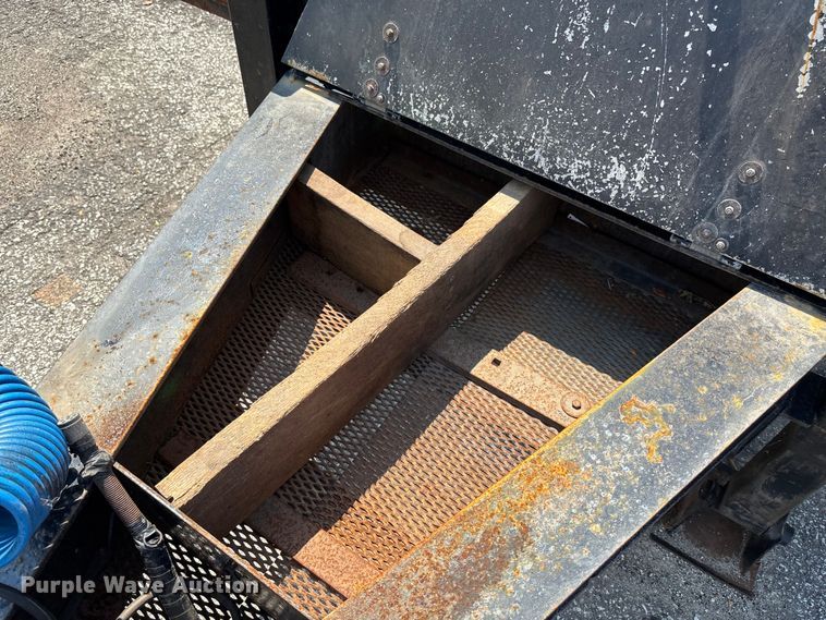 image for item DZ4112 2004 Overbilt equipment trailer