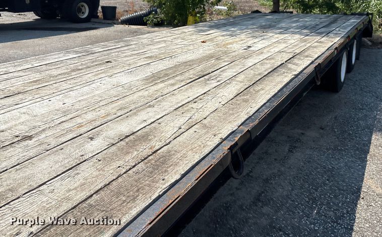 image for item DZ4112 2004 Overbilt equipment trailer