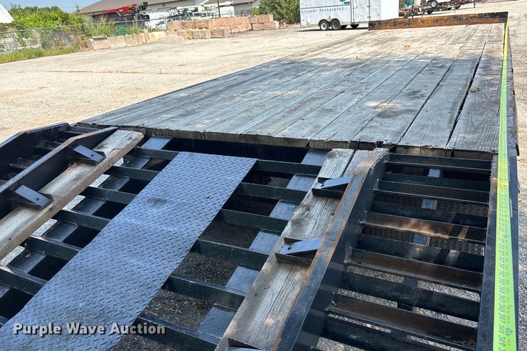 image for item DZ4112 2004 Overbilt equipment trailer