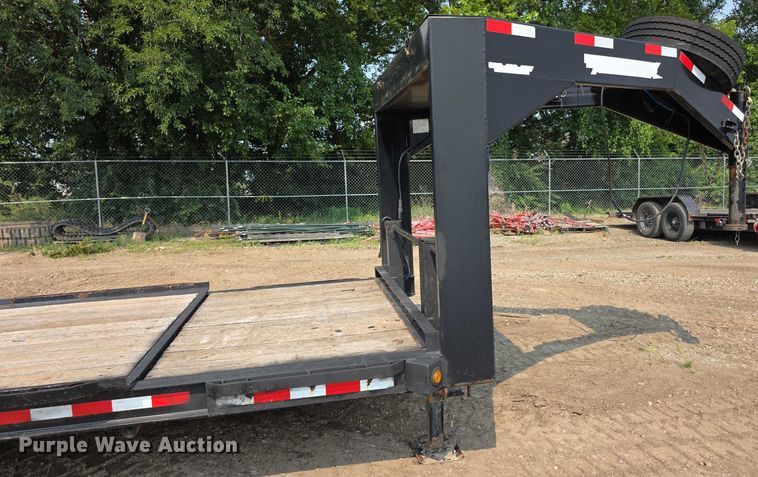 image for item DZ6095 2016 Towmaster tilt deck equipment trailer