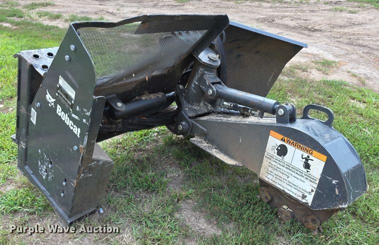 image for item DZ6116 2022 Bobcat SG30 skid steer stump grinder
