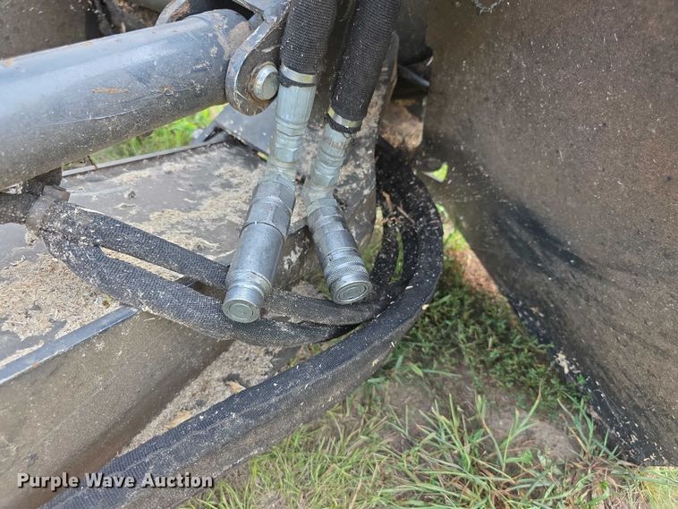 image for item DZ6116 2022 Bobcat SG30 skid steer stump grinder