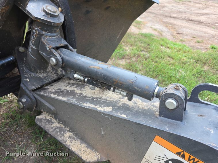 image for item DZ6116 2022 Bobcat SG30 skid steer stump grinder