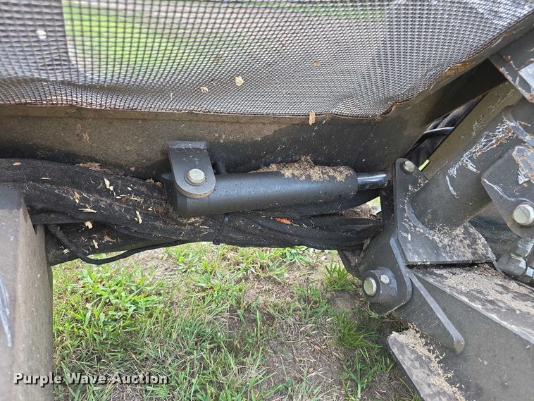 image for item DZ6116 2022 Bobcat SG30 skid steer stump grinder