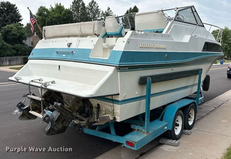image for item DZ8689 1990 Carver Montego boat