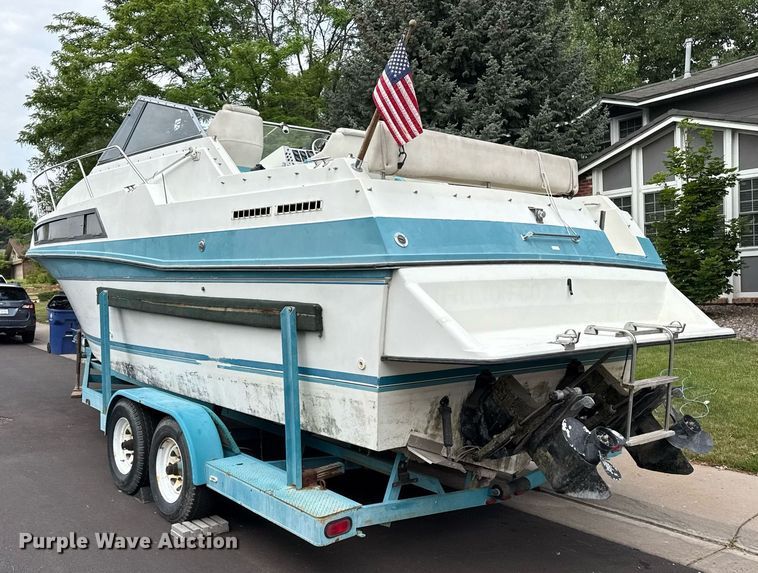 image for item DZ8689 1990 Carver Montego boat