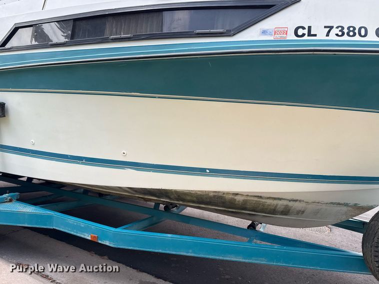 image for item DZ8689 1990 Carver Montego boat