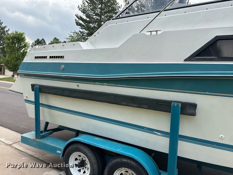 image for item DZ8689 1990 Carver Montego boat