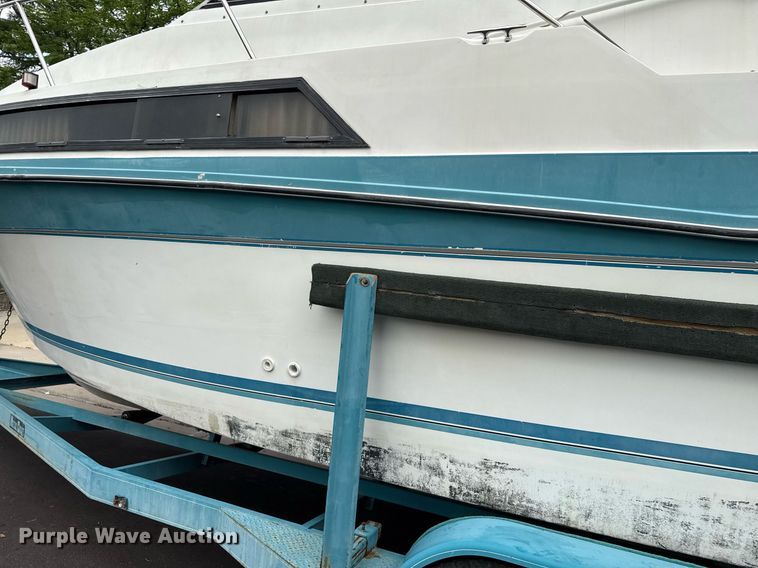 image for item DZ8689 1990 Carver Montego boat