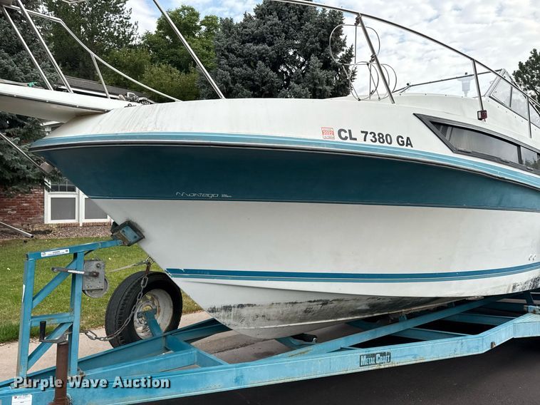 image for item DZ8689 1990 Carver Montego boat