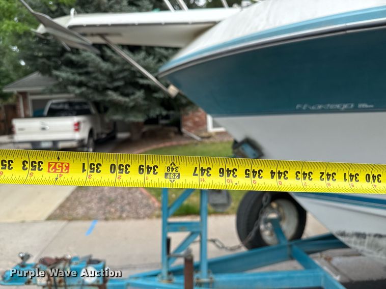 image for item DZ8689 1990 Carver Montego boat